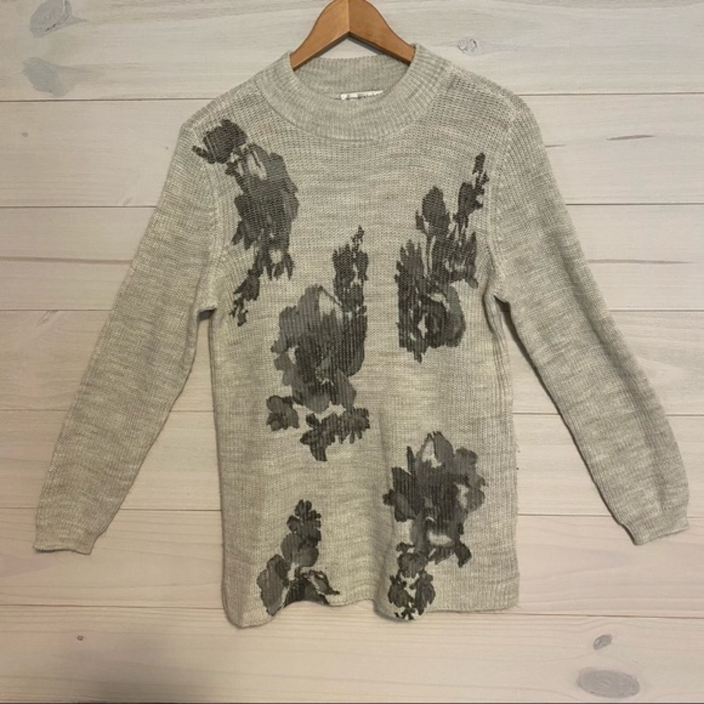 CHRISTOPHER & BANKS long sleeve sweater with grey flowers sz M